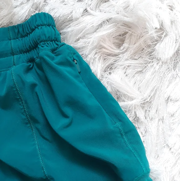 NWOT Lululemon Hotty Hot Shorts 4" Size 4 Tall - Teal Lagoon - Picture 6 of 14
